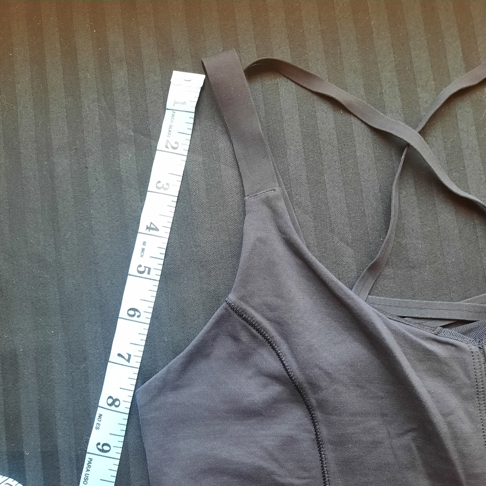 Lululemon hot to street yoga tank top size "6" - Picture 10 of 11